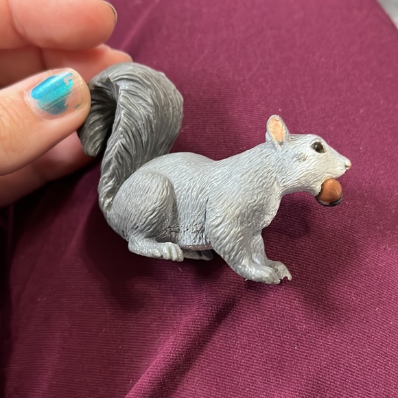 Large MINIATURE SQUIRREL figure - Picture 2 of 3